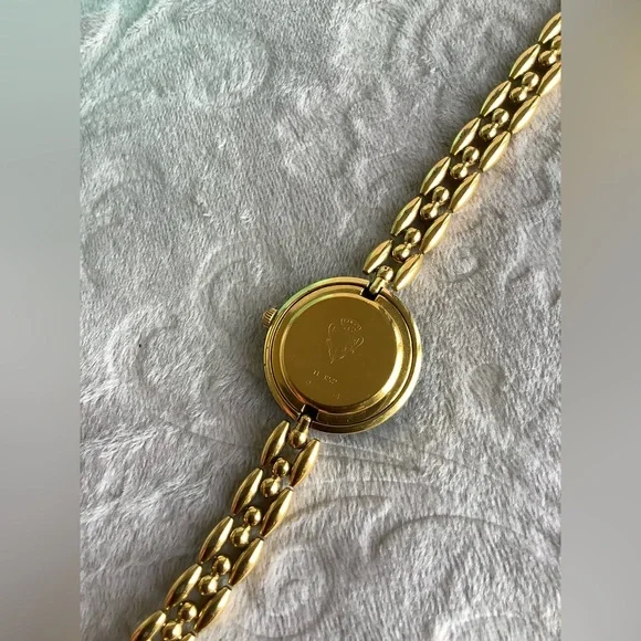 Gucci dressy chain bracelet watch with bezel set🌟🌟🌟 - Picture 11 of 11